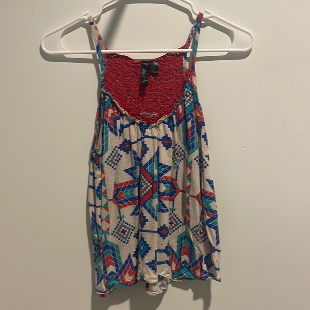 V-neck Tillys tank top